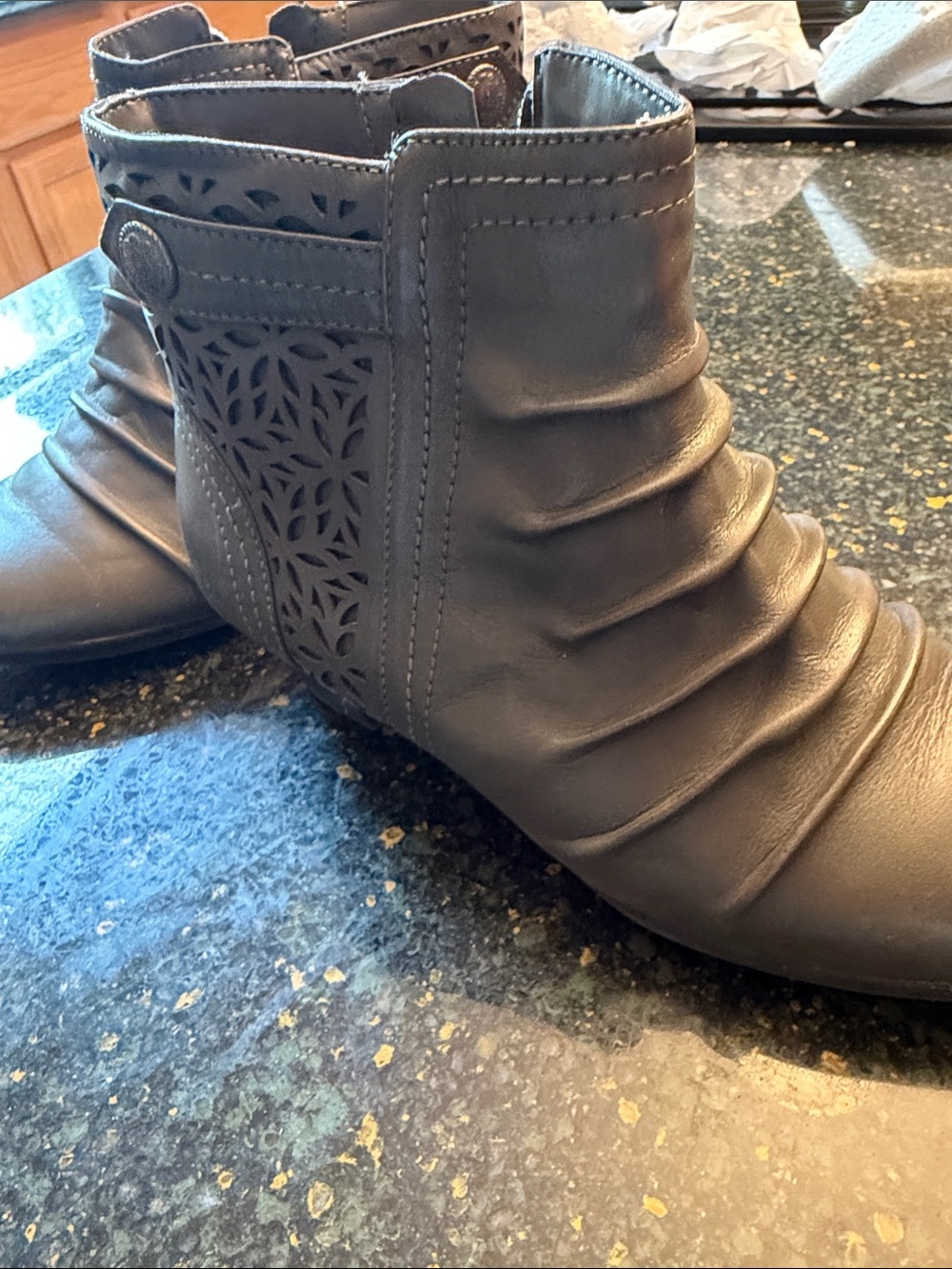 Rockport Women's Gray Leather Ankle Heeled Boots